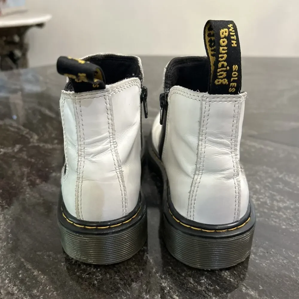 Dr. Doc Martens Chelsea Boots Kids Size 3 White 2976 Quad Platform